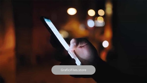 فوتیج اسکرول کردن روی گوشی Scrolling On Phone